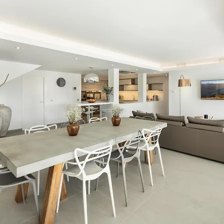 Angelique, 5 Bdr With Private Pool In Puerto Banus *