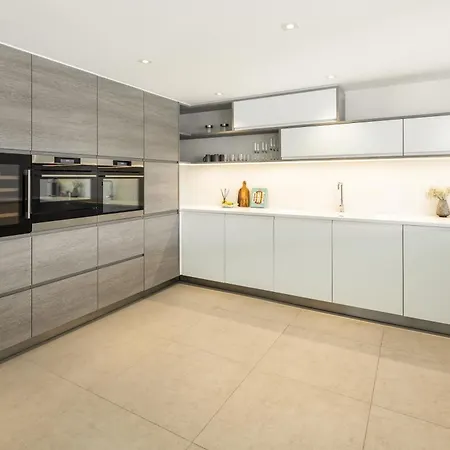 Angelique, 5 Bdr With Private Pool In Puerto Banus *